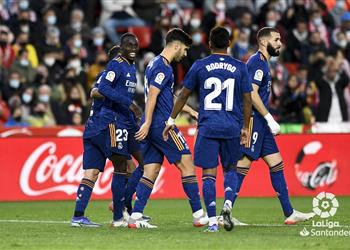 ريال مدريد يهزم غرناطة برباعية ويتصدر الدوري الإسباني مؤقت ا