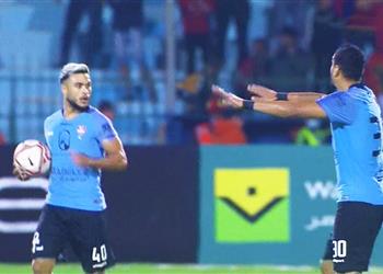 فيديو أكرم توفيق يسجل بالخطأ هدف تعادل غزل المحلة أمام الأهلي