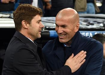 تقارير باريس سان جيرمان يتواصل مع زيدان