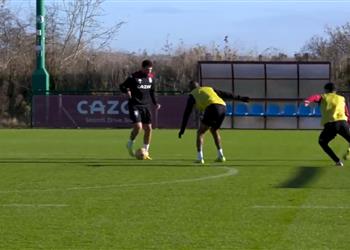 فيديو تريزيجيه ي سجل هدفين رائعين في تدريبات أستون فيلا قبل مواجهة كريستال بالاس