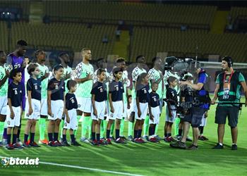 منافس مصر منتخب نيجيريا يفقد مهاجم نابولي في أمم إفريقيا بعد خضوعه لجراحة