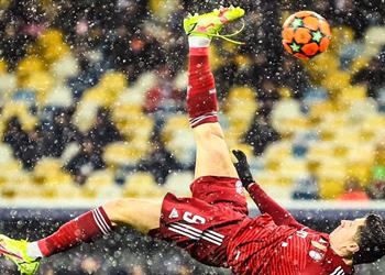 فيديو مقصية ليفاندوفسكي تقود بايرن ميونخ لعبور دينامو كييف في ملعب الثلوج بدوري الأبطال