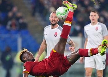 فيديو روما يسحق زوريا برباعية ويتأهل لثمن نهائي دوري المؤتمر الأوروبي