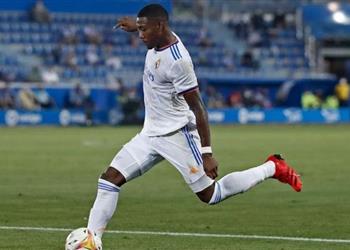 إذاعة إسبانية تكشف موقف ألابا من مباراة ريال مدريد وإشبيلية