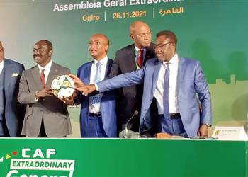 رئيس كاف ي علن موقف بطولة أمم إفريقيا حال تنظيم كأس العالم كل عامين