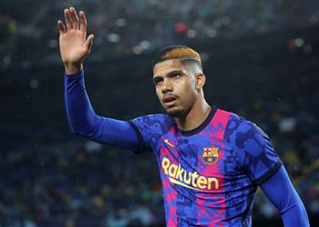 برشلونة يخشى هجوم ليفربول ومانشستر يونايتد على أراخو