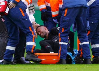 فيديو بالبكاء نيمار يتعرض لإصابة مروعة في مباراة باريس سان جيرمان وسانت إيتيان