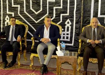 صور مرتضى منصور يستقبل وفد الأهلي في عزاء جلال إبراهيم