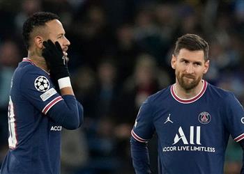 نيمار لـ ميسي بعد فوزه بالكرة الذهبية السابعة أسطورة