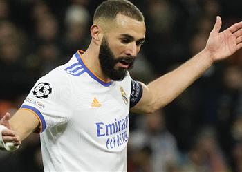 أنشيلوتي يع لق على خسارة بنزيما للكرة الذهبية ويضع ترتيبه المفضل للجائزة