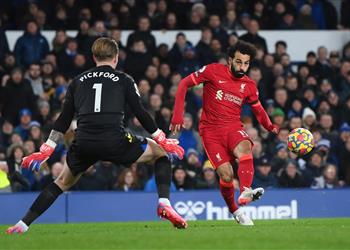 كاراجر عن محمد صلاح بعد هدفه الرائع أمام إيفرتون الأفضل في العالم