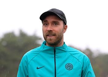 إريكسن يعود للتدريبات للمرة الأولى بعد 6 أشهر من إصابته بسكتة قلبية