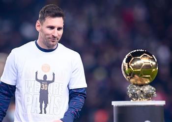 أوين ليفاندوفسكي الأحق بالكرة الذهبية والمشمئزون من فوز ميسي مجانين