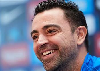 تشافي لا أفكر في تهديد ديمبلي ودي يونج ليس للبيع