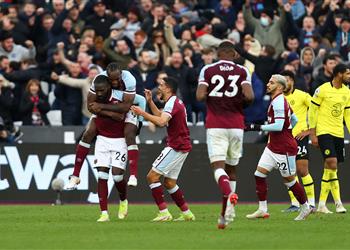 فيديو وست هام يحقق فوز ا مثير ا على تشيلسي ويقدم هدية لـ ليفربول ومانشستر سيتي