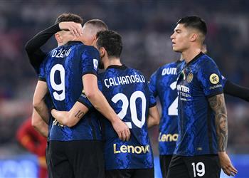 إنزاجي يقسو على مورينيو إنتر ميلان يهزم روما بثلاثية في الدوري الإيطالي