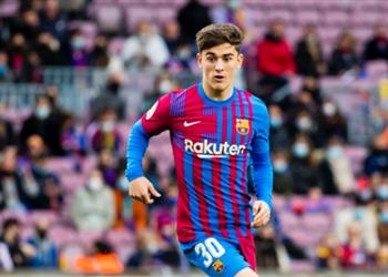 برشلونة يعلن تطورات حالة جافي بعد نقله إلى المستشفى