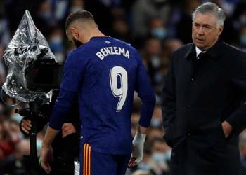 ماركا إصابة بنزيما ليست خطيرة واختبار لتحديد موقفه من ديربي مدريد