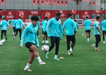 مران الأهلي موسيماني يحاضر اللاعبين وتصعيد حارسي الشباب