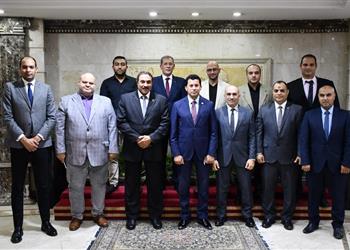 صورة وزير الشباب والرياضة يلتقي مع مجلس إدارة اتحاد الأثقال الجديد