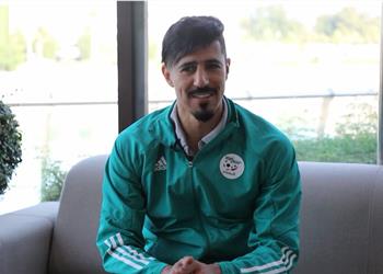 بغداد بونجاح يبرئ محمد الشناوي بعد تدخله القوي في مباراة مصر والجزائر