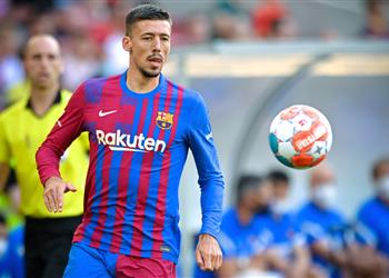 لينجليه يفسر لجماهير برشلونة سبب ضحكه مع ليفاندوفسكي بعد الهزيمة أمام بايرن ميونخ