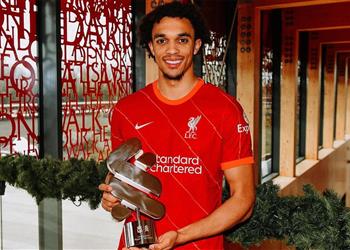 أرنولد يكسر هيمنة محمد صلاح ويفوز بجائزة لاعب شهر نوفمبر في ليفربول