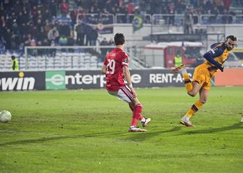 فيديو روما يتأهل لثمن نهائي دوري المؤتمر الأوروبي بثلاثية في سيسكا صوفيا