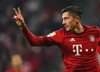 ليفاندوفسكي يتحدث عن المدافع الذي عانى أمامه ومثله الأعلى في الهجوم