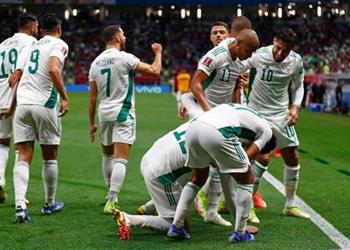 فيديو من منتصف الملعب البلايلي يسجل هدف ا خرافي ا لـ الجزائر أمام المغرب