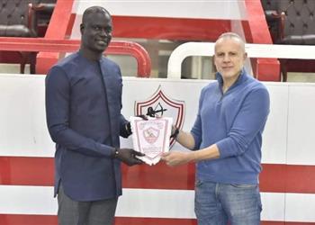 صور رئيس رابطة دوري أبطال إفريقيا للسلة يزور الزمالك