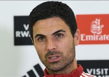 أرتيتا يكشف رد فعل أوباميانج بعد تجريده من شارة قيادة آرسنال