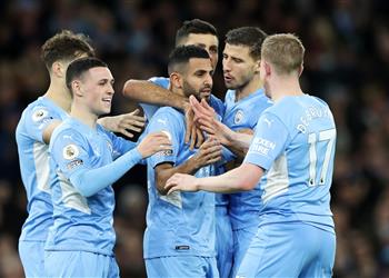 فيديو محرز يتألق ومانشستر سيتي يكتسح ليدز بسباعية ويعزز صدارته للدوري الإنجليزي