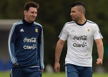 ميسي يبعث برسالة عاطفية لـ أجويرو بعد اعتزاله النهائي