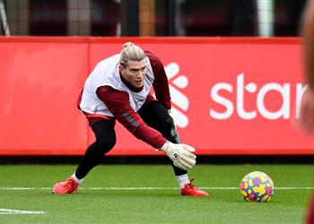 تقارير أسوأ فريق في أوروبا يستهدف ضم كاريوس من ليفربول