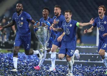 برشلونة وأتلتيكو مدريد يتنافسان على مدافع تشيلسي