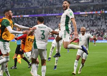 فيديو يوسف بلايلي يسجل هدف الجزائر الثاني أمام قطر