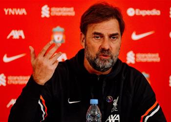 كلوب لا نعرف شيئ ا عن توتنهام ولا فائدة من إيقاف الدوري الإنجليزي