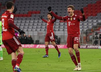 فيديو بايرن ميونخ يختتم مشواره في 2021 برباعية أمام فولفسبورج