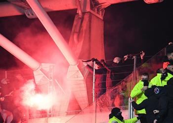 إلغاء مباراة ليون وباريس في كأس فرنسا بسبب شغب الجماهير