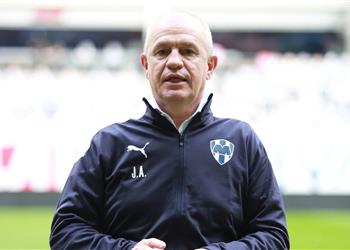 أجيري علينا الفوز على الأهلي قبل التفكير في التتويج بكأس العالم للأندية