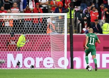 فيديو والمرمى فارغ ياسين براهيمي يسجل هدف الجزائر الثاني أمام تونس