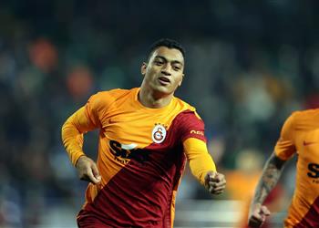 جماهير جالطة سراي تهاجم فاتح تريم بعد هدف مصطفى محمد أمام باشاك شهير