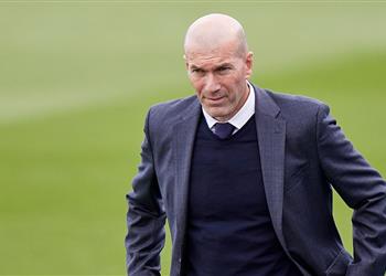 رد حاسم من باريس سان جيرمان على أنباء التواصل مع زيدان