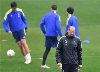 أليجري يرد على تصريحات رايولا بشأن دي ليخت وموقف تجديد عقد ديبالا