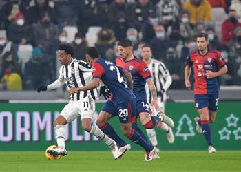 فيديو يوفنتوس يتخطى كالياري بثنائية في الدوري الإيطالي