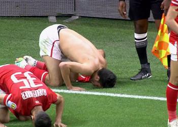 فيديو في الوقت القاتل طاهر يسجل هدف تعادل الأهلي أمام الرجاء