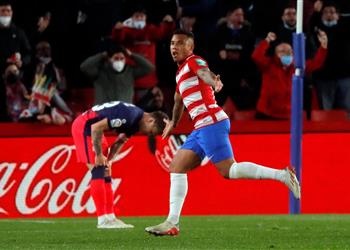 الرابعة توالي ا أتلتيكو مدريد يتكبد خسارة جديدة أمام غرناطة في الدوري الإسباني