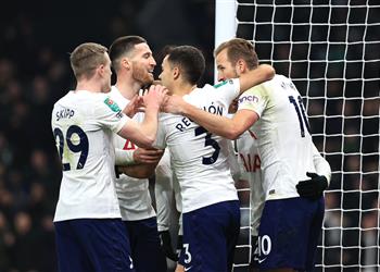 فيديو توتنهام وتشيلسي يتأهلان إلى نصف نهائي كأس كاراباو