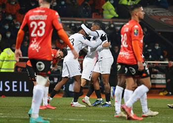 فيديو في ليلة طرد راموس إيكاردي يقود باريس سان جيرمان لتعادل قاتل مع لوريان